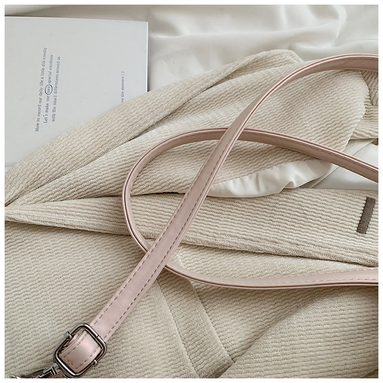 Women's Medium Pu Leather Solid Color Basic Classic Style Sewing Thread Zipper Underarm Bag display picture 8