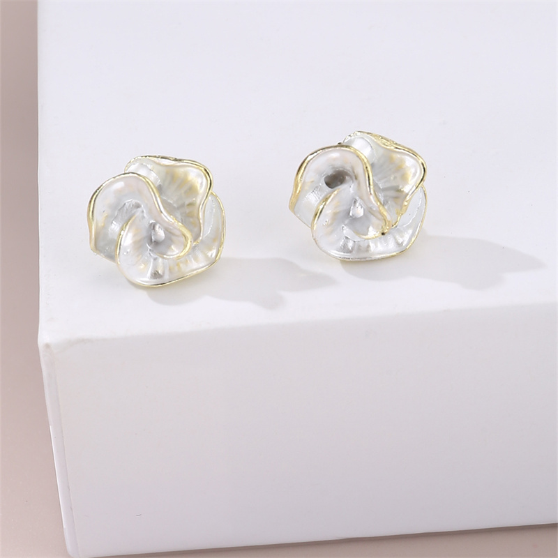 1 Pair IG Style Elegant Sweet Irregular Heart Shape Flower Inlay Sterling Silver Artificial Pearls Drop Earrings Ear Studs display picture 41