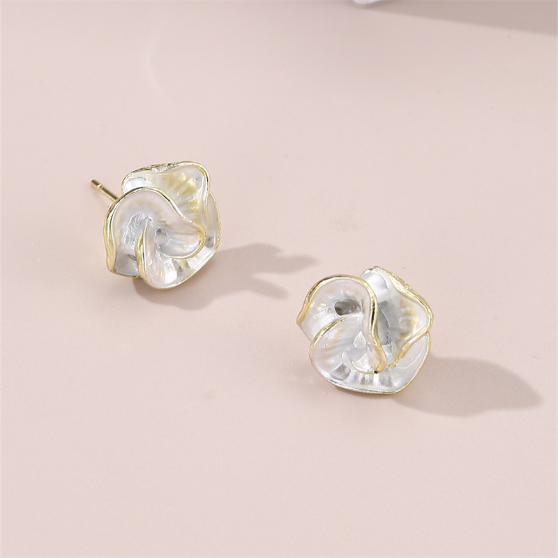 1 Pair IG Style Elegant Sweet Irregular Heart Shape Flower Inlay Sterling Silver Artificial Pearls Drop Earrings Ear Studs display picture 39