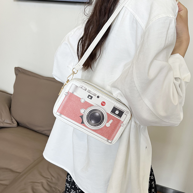 Women's Medium Canvas Camera Vintage Style Zipper Camera Bag display picture 2