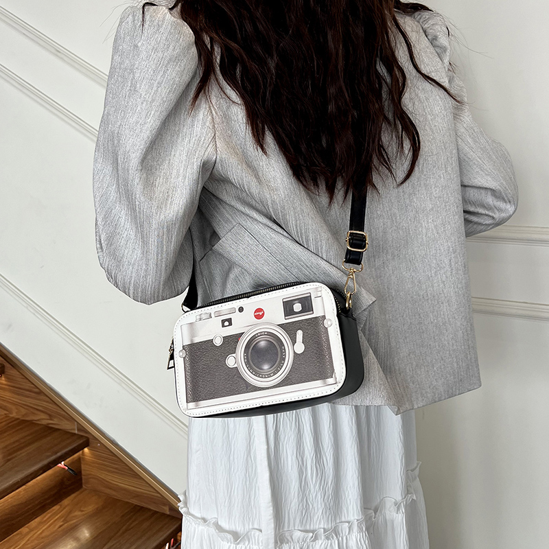 Women's Medium Canvas Camera Vintage Style Zipper Camera Bag display picture 8
