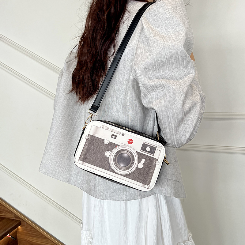 Women's Medium Canvas Camera Vintage Style Zipper Camera Bag display picture 5