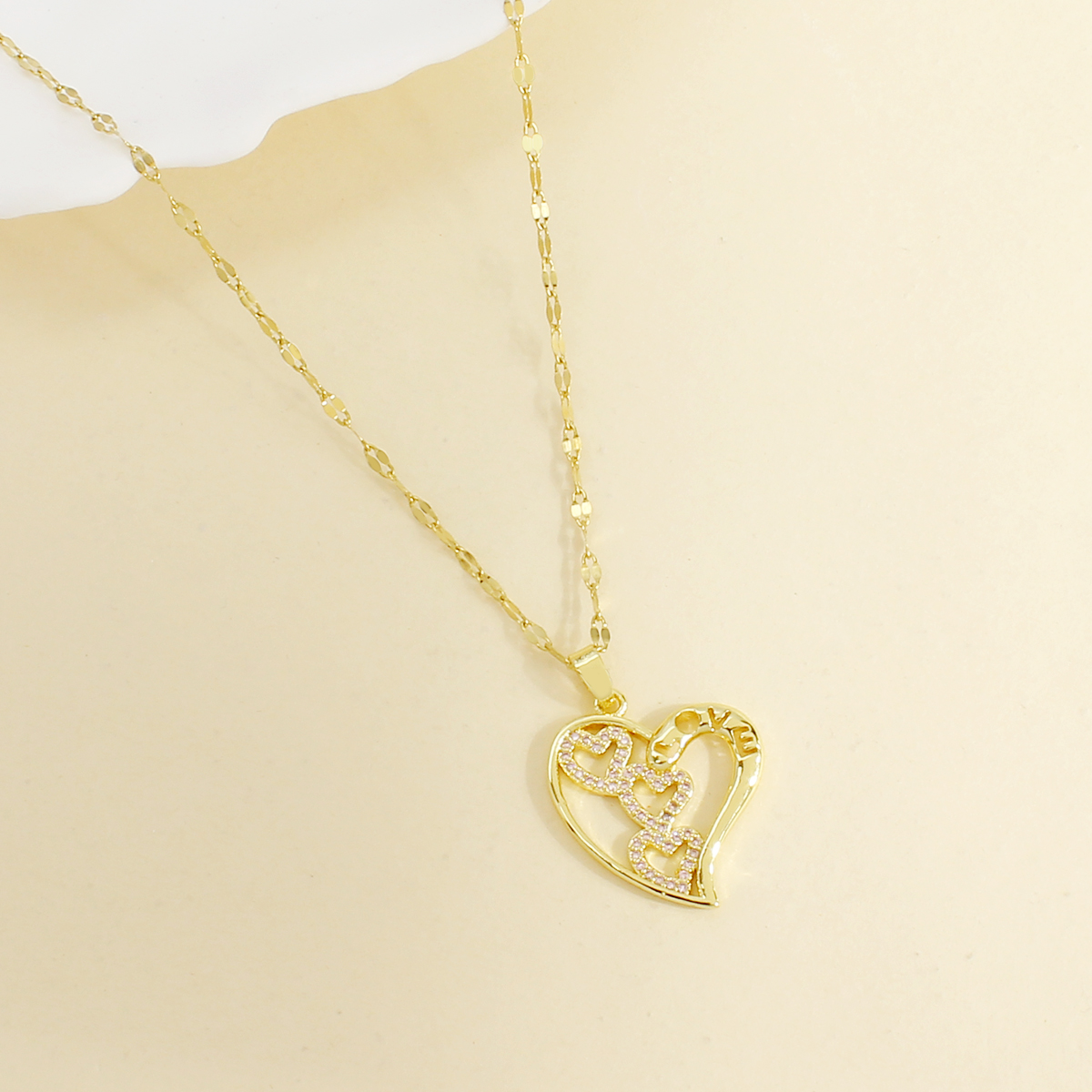 304 Stainless Steel Copper 18K Gold Plated IG Style Elegant Classic Style Plating Inlay Heart Shape Zircon Pendant Necklace display picture 3