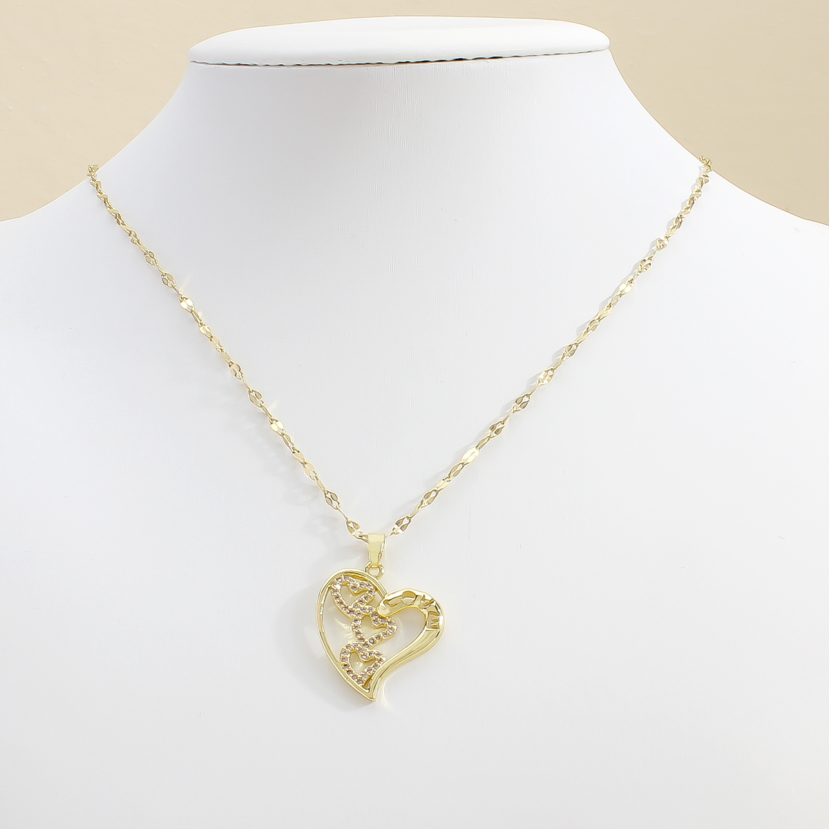 304 Stainless Steel Copper 18K Gold Plated IG Style Elegant Classic Style Plating Inlay Heart Shape Zircon Pendant Necklace display picture 4