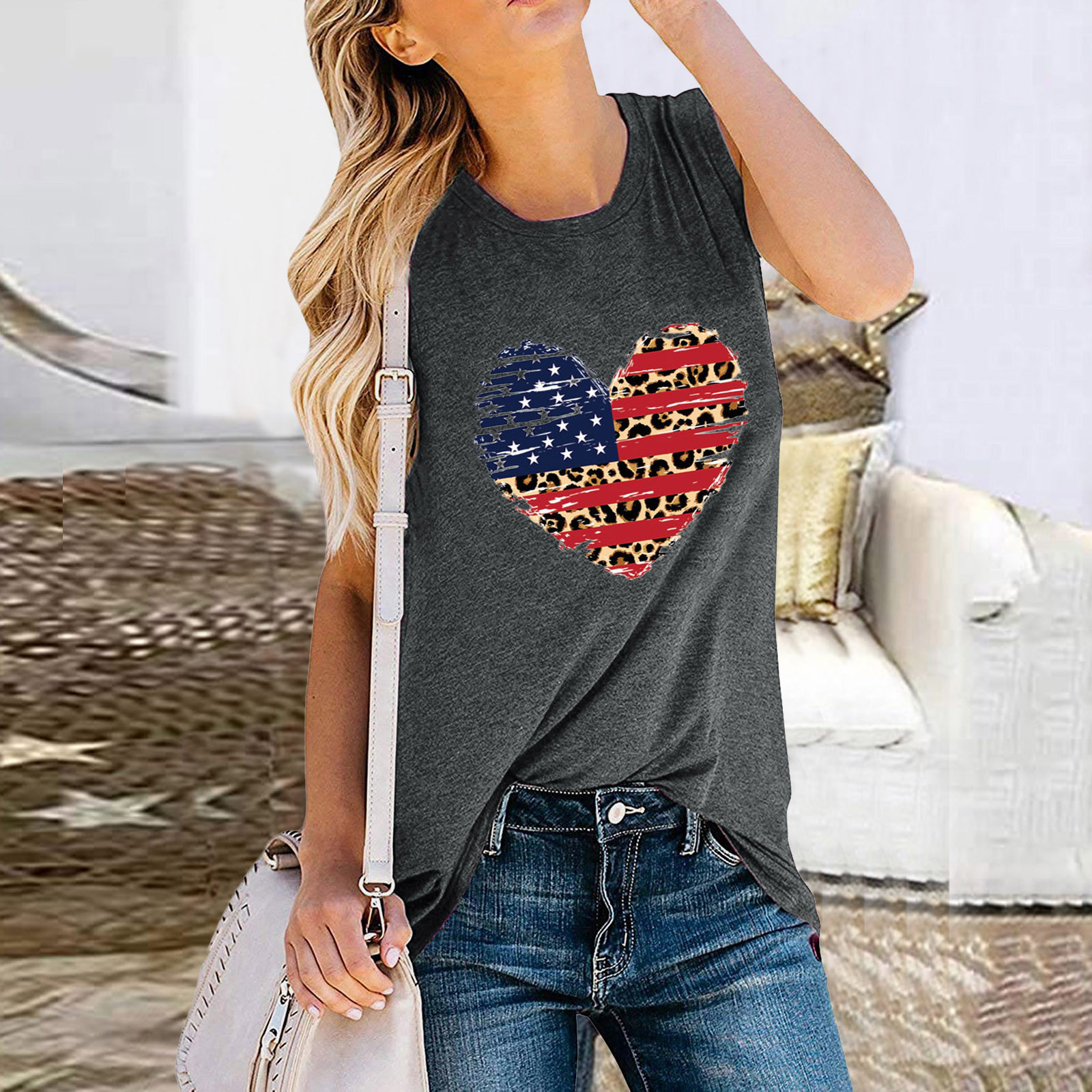 امرأة قمم للدبابات Racerback تانك القمم أسلوب بسيط شكل القلب العلم الأمريكي display picture 6