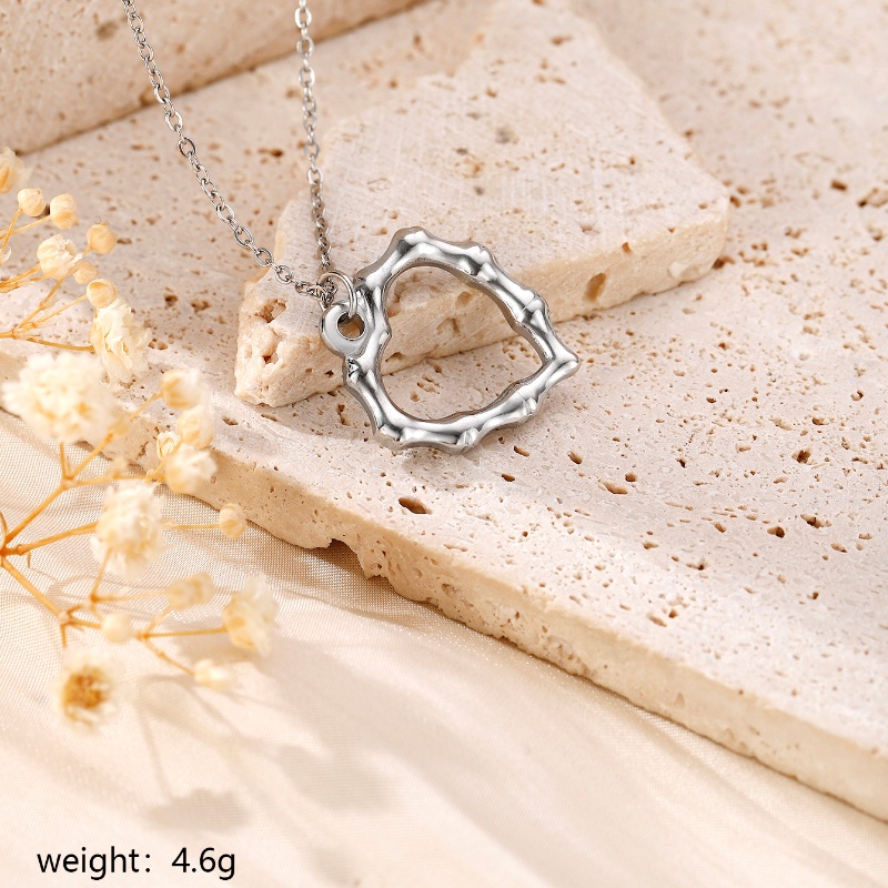 304 Stainless Steel Silver Plated Modern Style Simple Style Commute Starfish Heart Shape Shell Pendant Necklace display picture 6