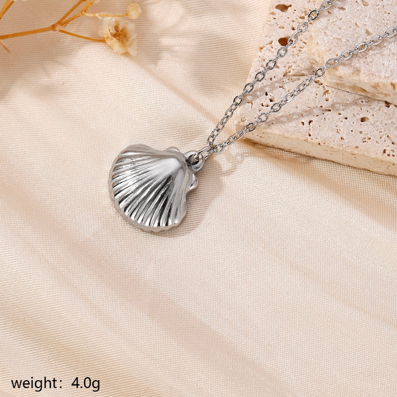 304 Stainless Steel Silver Plated Modern Style Simple Style Commute Starfish Heart Shape Shell Pendant Necklace display picture 9