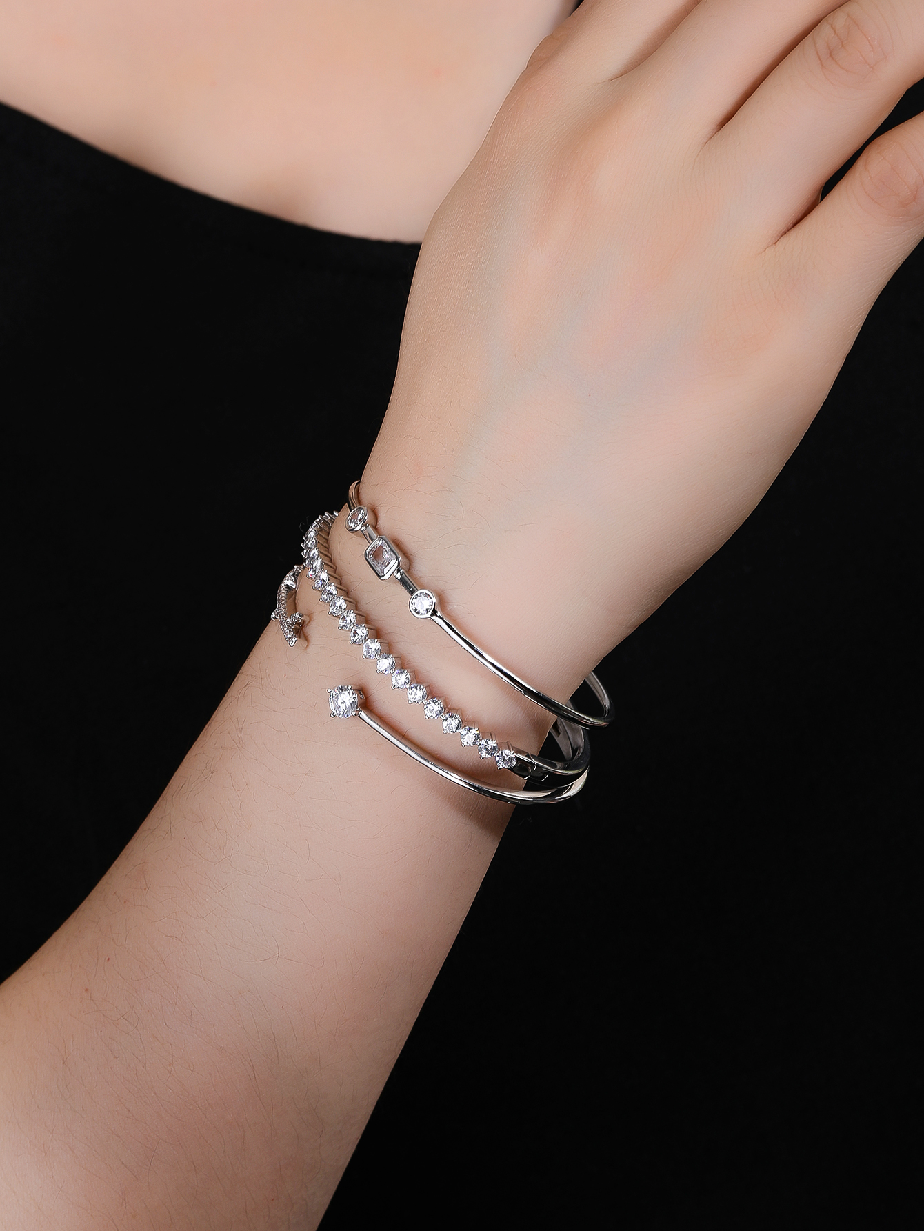 Copper White Gold Plated Elegant Glam Luxurious Inlay Geometric Zircon Bangle display picture 1