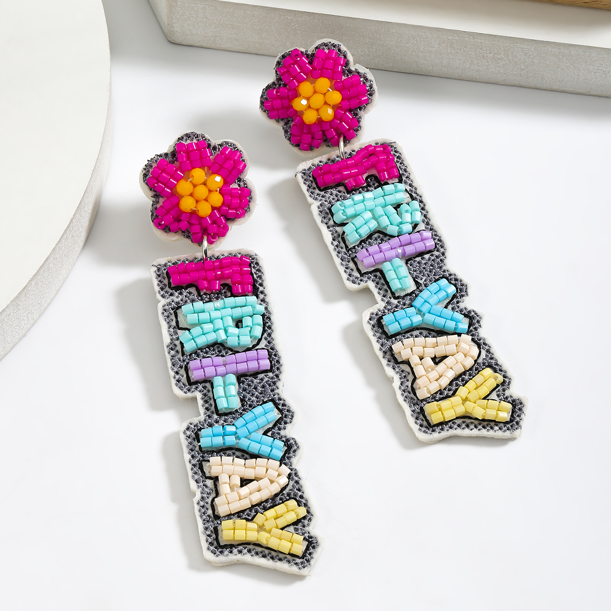 1 Pair Cute Bohemian Letter Flower Beaded Inlay Cloth Seed Bead Seed Bead Drop Earrings display picture 4