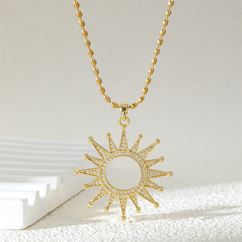 Ferroalloy (201 Stainless Steel) Brass 18K Gold Plated Simple Style Classic Style Plating Inlay Sun Zircon Pendant Necklace display picture 1