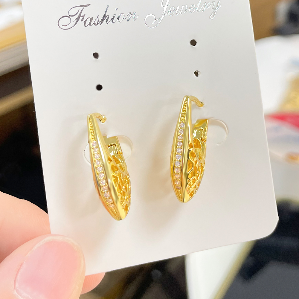 1 Pair Elegant Hip-Hop U Shape Plating Inlay Copper Zircon 18K Gold Plated Earrings display picture 1