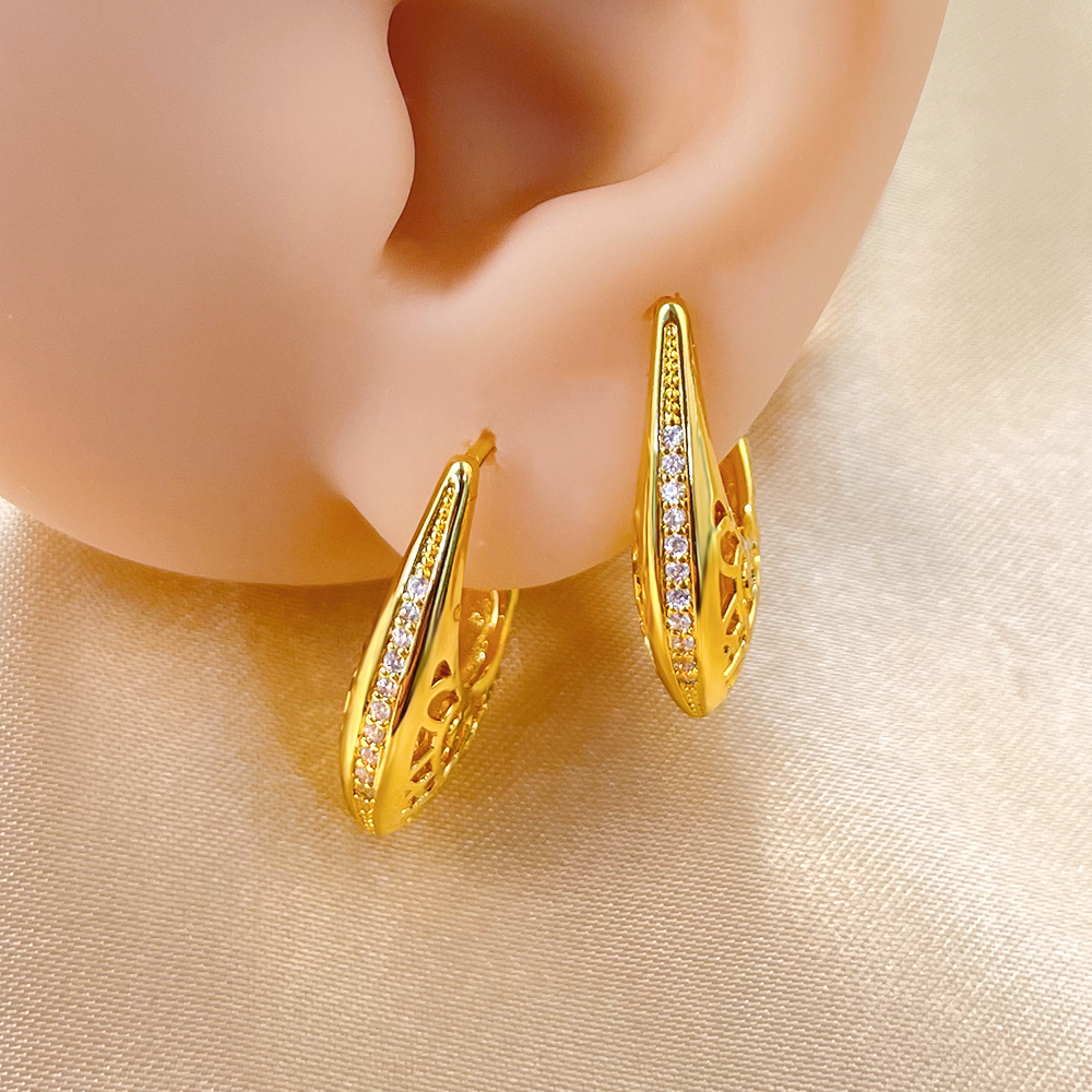 1 Pair Elegant Hip-Hop U Shape Plating Inlay Copper Zircon 18K Gold Plated Earrings display picture 8