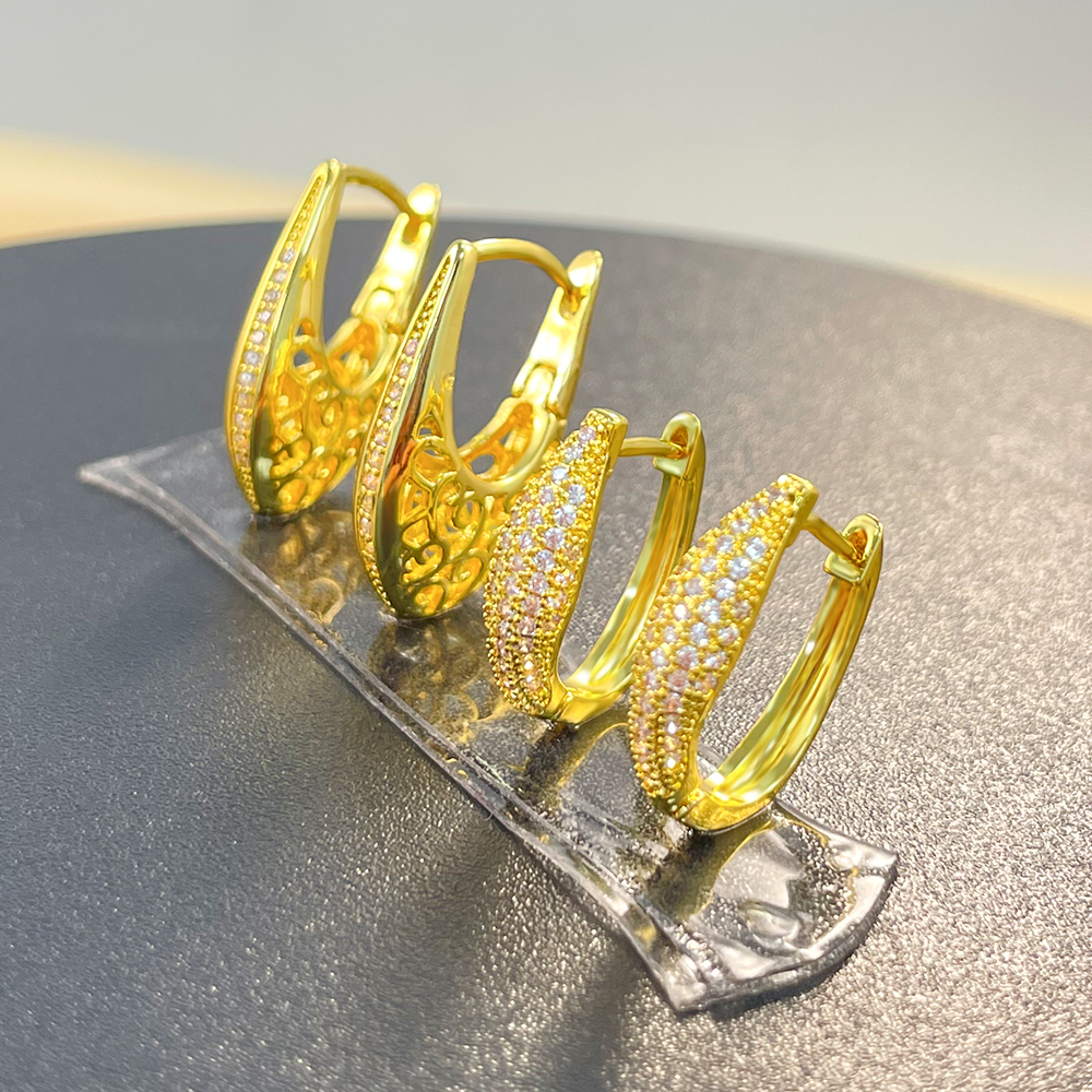 1 Pair Elegant Hip-Hop U Shape Plating Inlay Copper Zircon 18K Gold Plated Earrings display picture 11