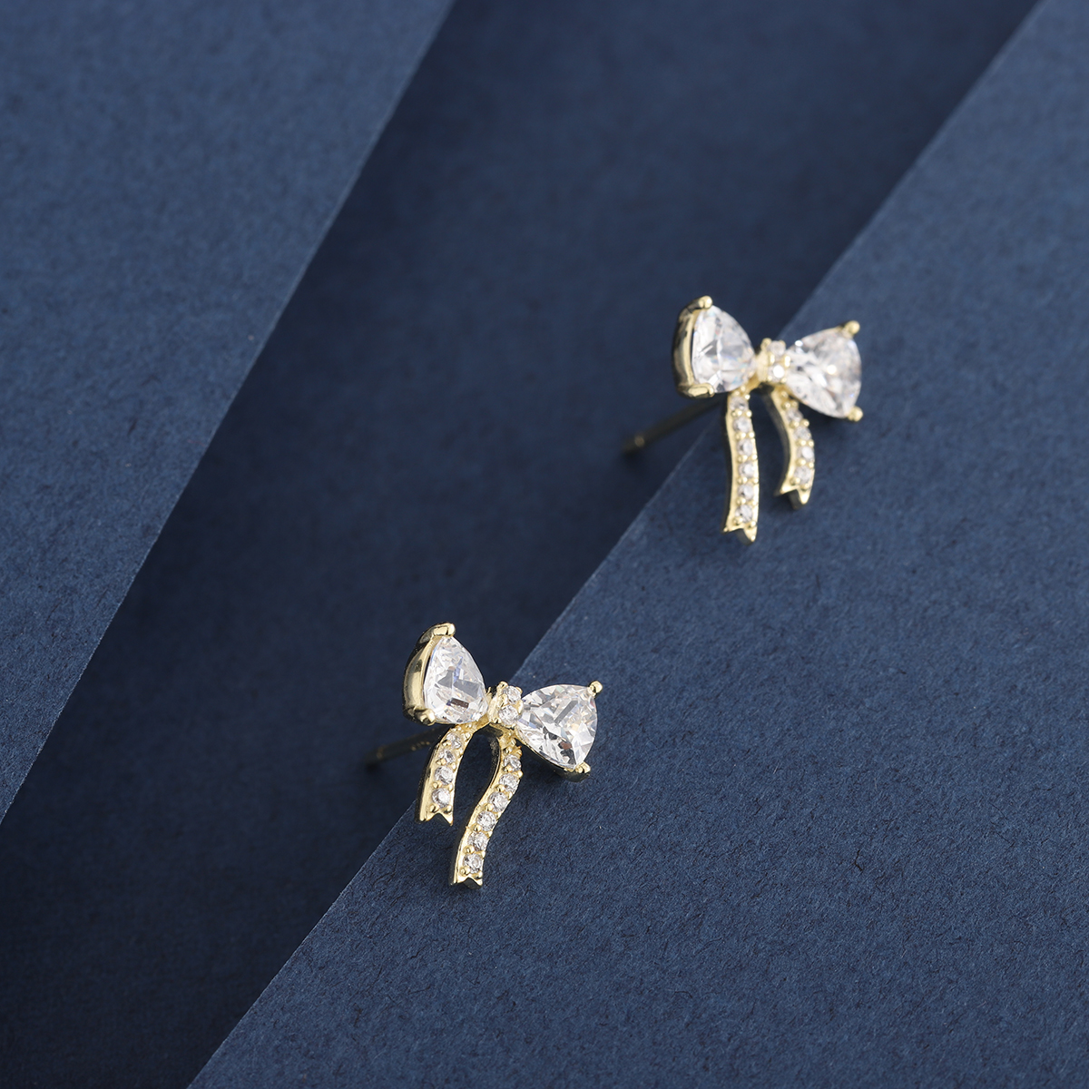 1 Pair Simple Style Classic Style Bow Knot Plating Inlay Sterling Silver Zircon 14K Gold Plated Ear Studs display picture 3