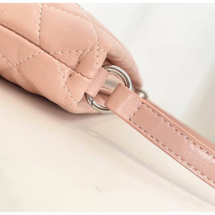 Women's Medium Pu Leather Letter Solid Color Lingge Vintage Style Classic Style Sewing Thread Zipper Underarm Bag display picture 5