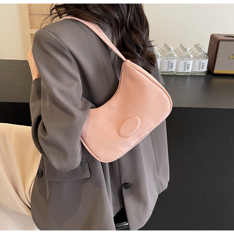 Women's Medium Pu Leather Solid Color Vintage Style Streetwear Sewing Thread Pillow Shape Zipper Underarm Bag display picture 15