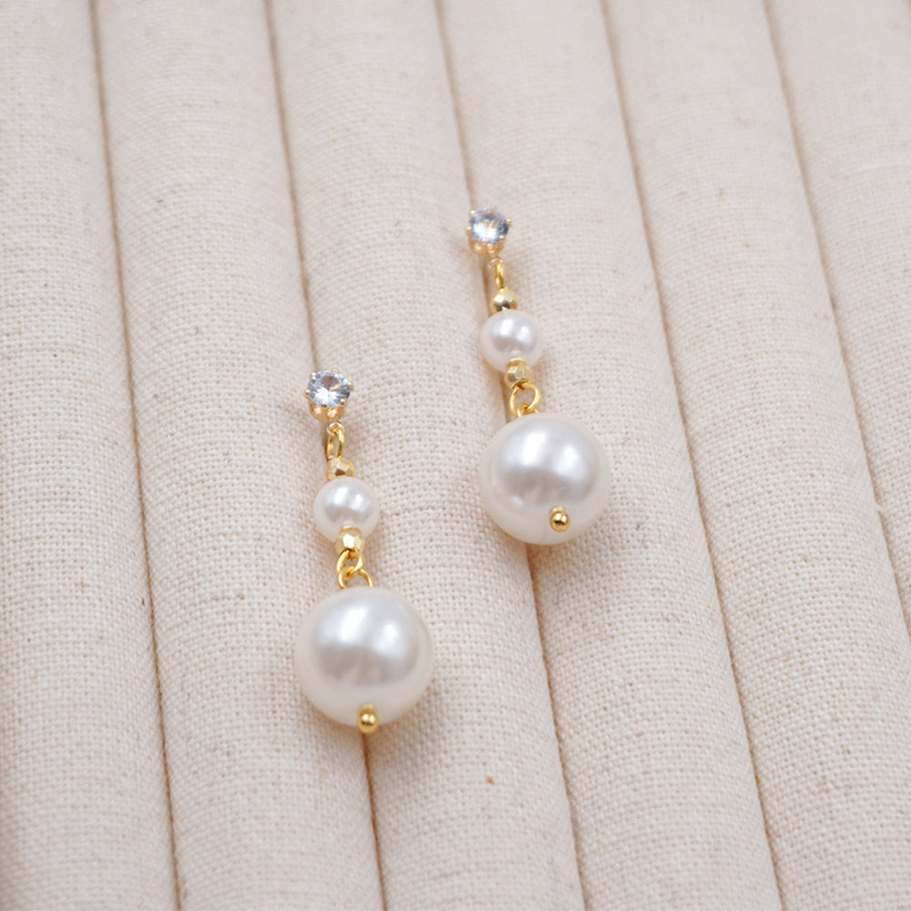 1 Pair Vintage Style Simple Style Classic Style Round Handmade Inlay 304 Stainless Steel Imitation Pearl Copper Zircon Gold Plated Drop Earrings display picture 1
