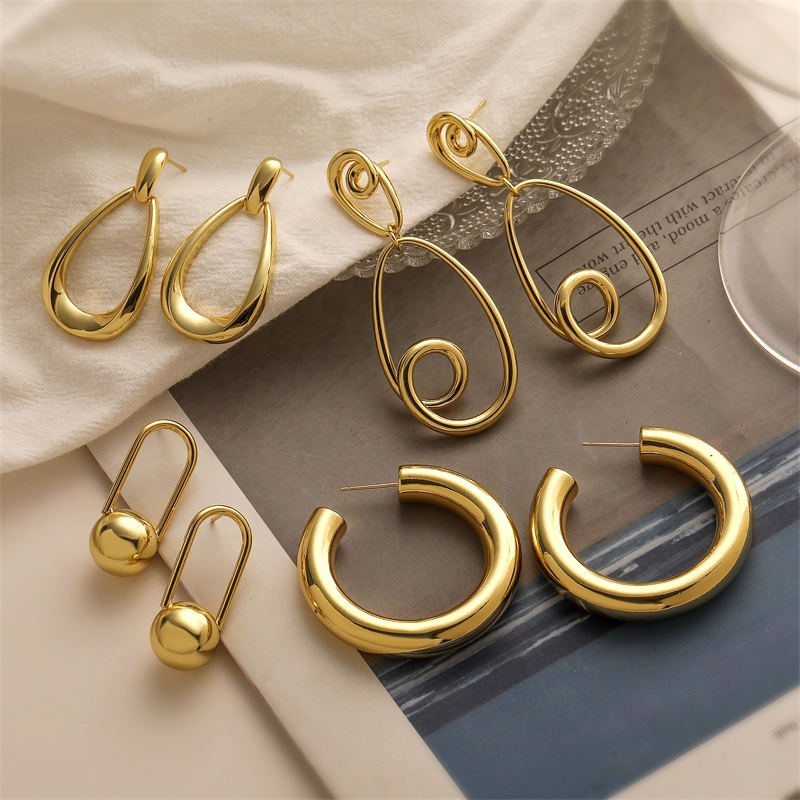 1 Pair Elegant Streetwear Solid Color Plating Copper Gold Plated Drop Earrings display picture 1