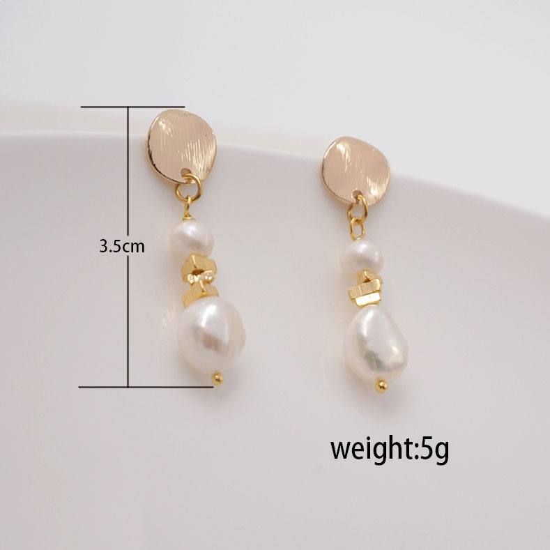 1 Pair Casual Simple Style Classic Style Geometric Handmade Freshwater Pearl Titanium Steel Gold Plated Drop Earrings display picture 4
