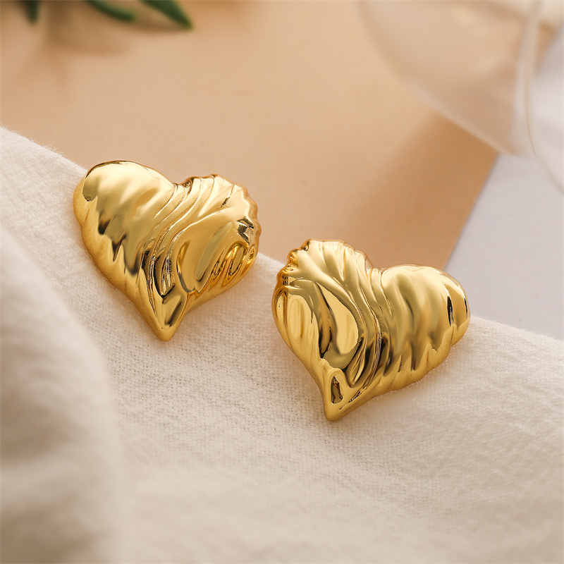 1 Pair Elegant Streetwear Heart Shape Plating Inlay Copper Rhinestones Gold Plated Ear Studs display picture 4