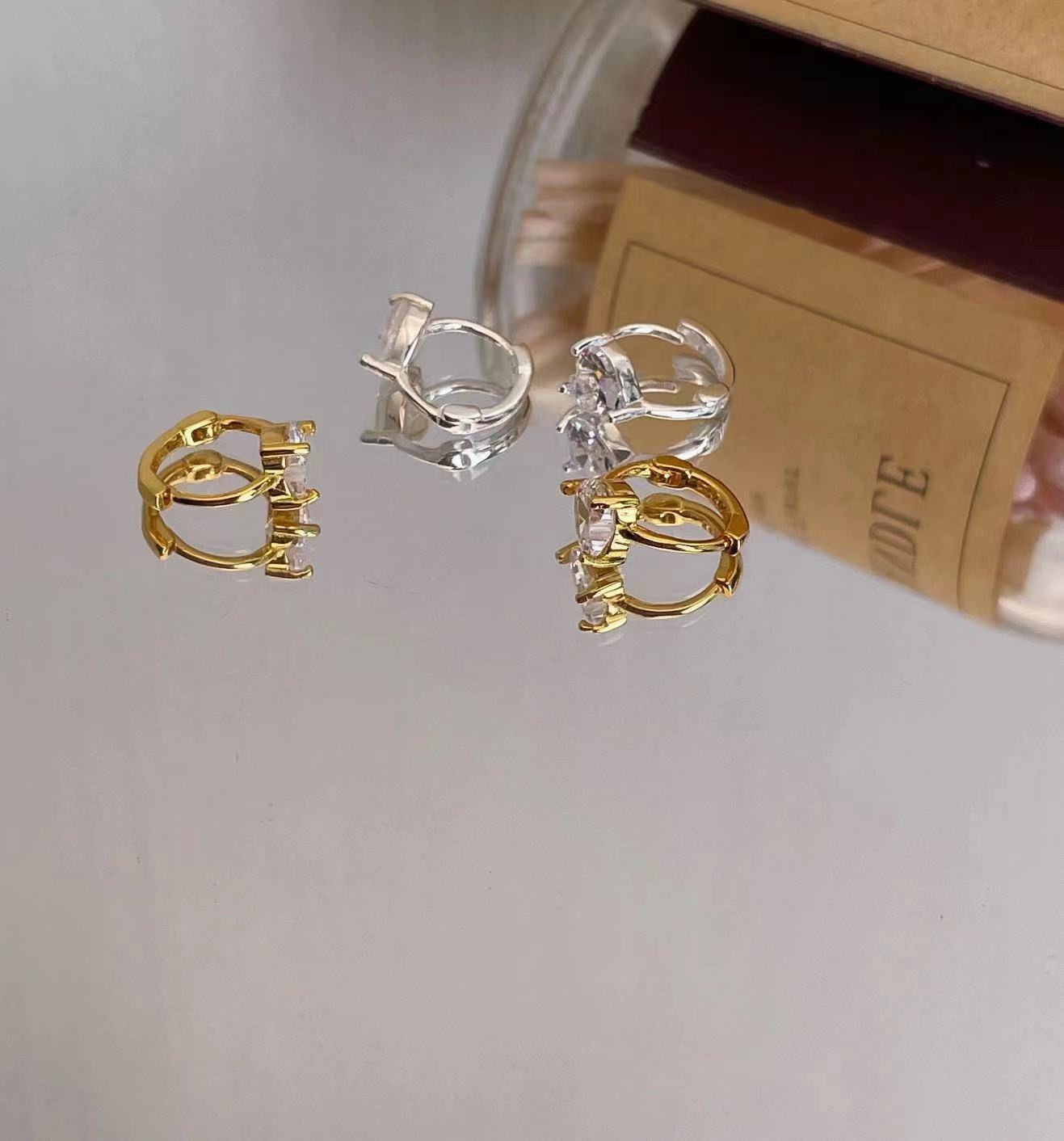 1 Pair Simple Style Classic Style Commute Solid Color Inlay Sterling Silver Zircon Ear Studs display picture 7