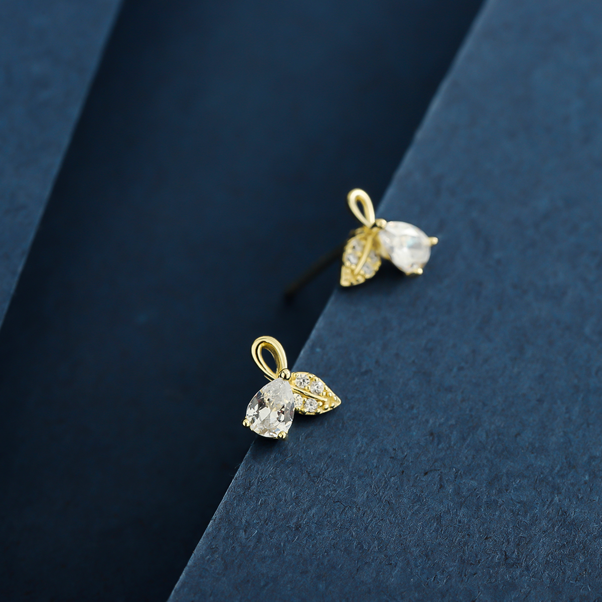 1 Pair Simple Style Classic Style Bow Knot Plating Inlay Sterling Silver Zircon 14K Gold Plated Ear Studs display picture 4