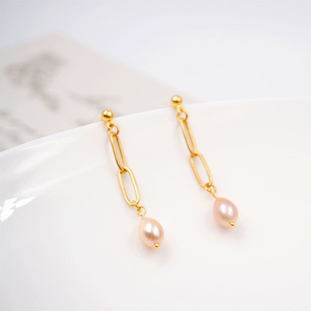 1 Pair Casual Vintage Style Simple Style Geometric Handmade Freshwater Pearl Titanium Steel Gold Plated Drop Earrings display picture 5