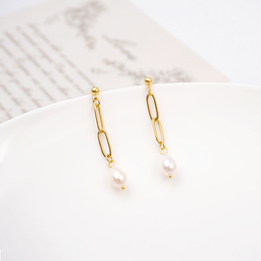 1 Pair Casual Vintage Style Simple Style Geometric Handmade Freshwater Pearl Titanium Steel Gold Plated Drop Earrings display picture 6