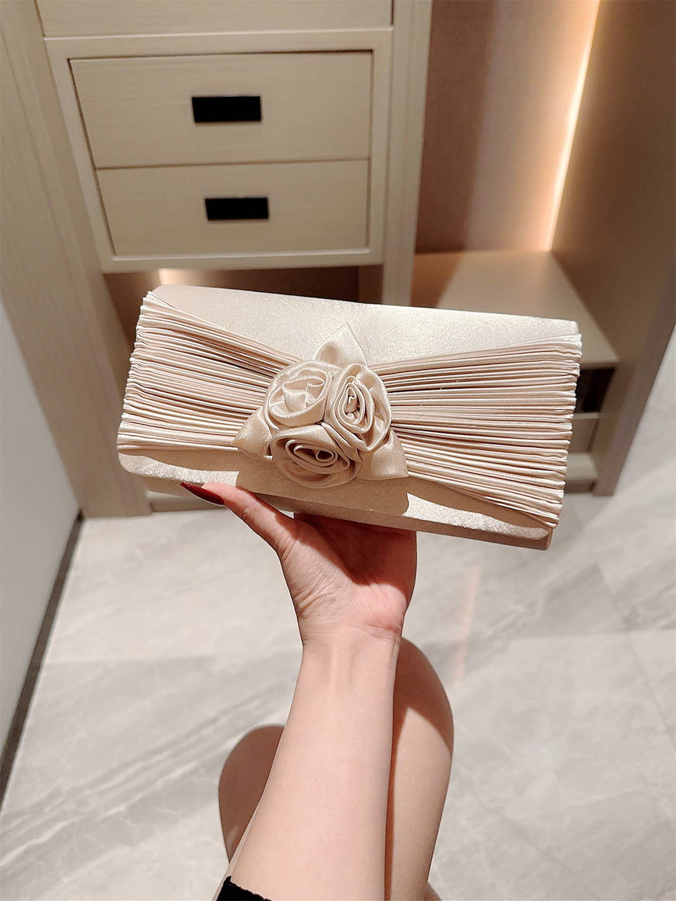 Apricot Polyester Solid Color Evening Bags display picture 1