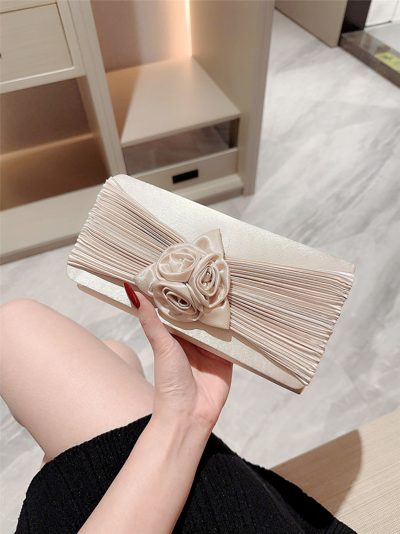 Apricot Polyester Solid Color Evening Bags display picture 4