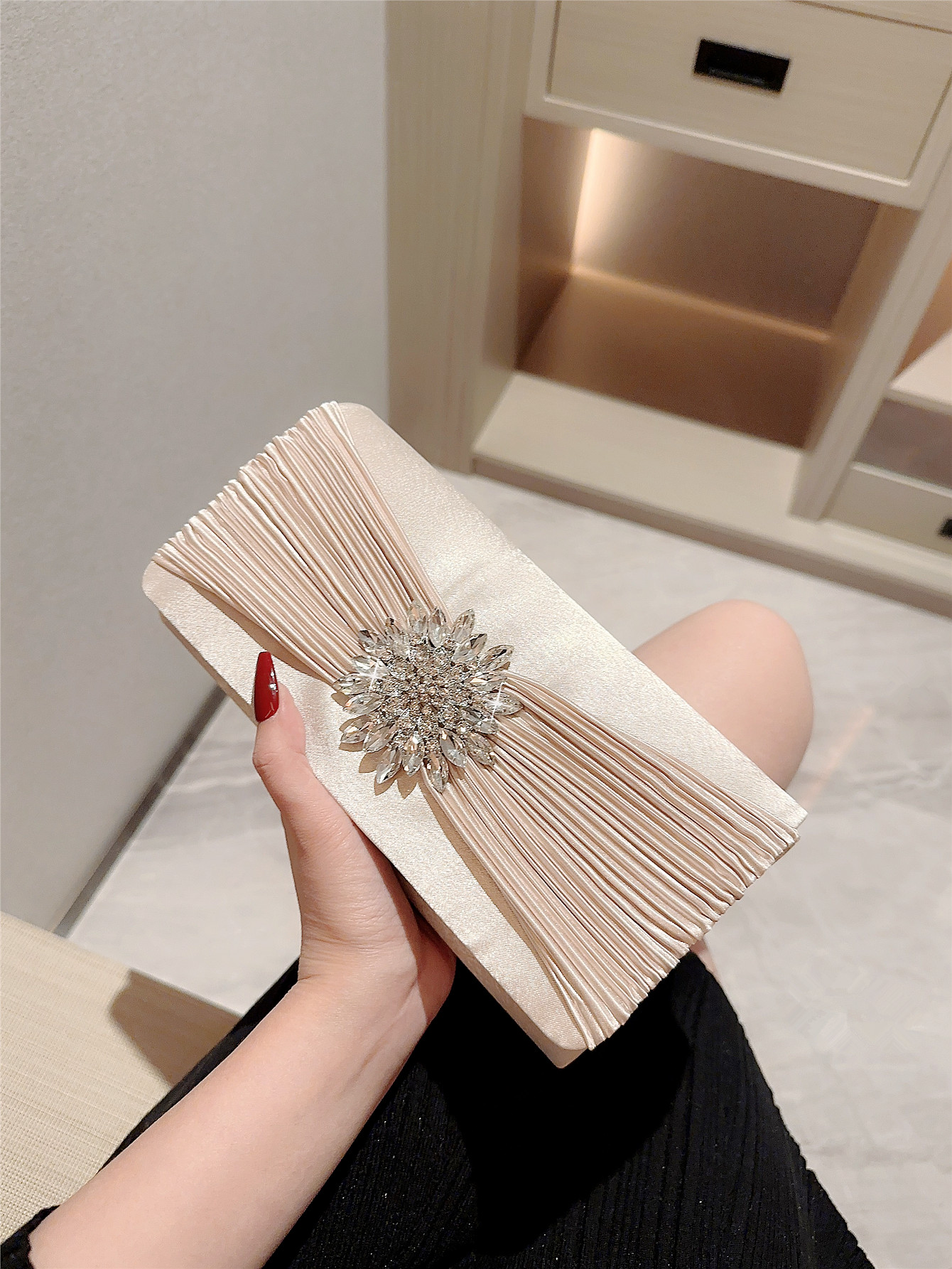 Apricot Polyester Solid Color Evening Bags display picture 5