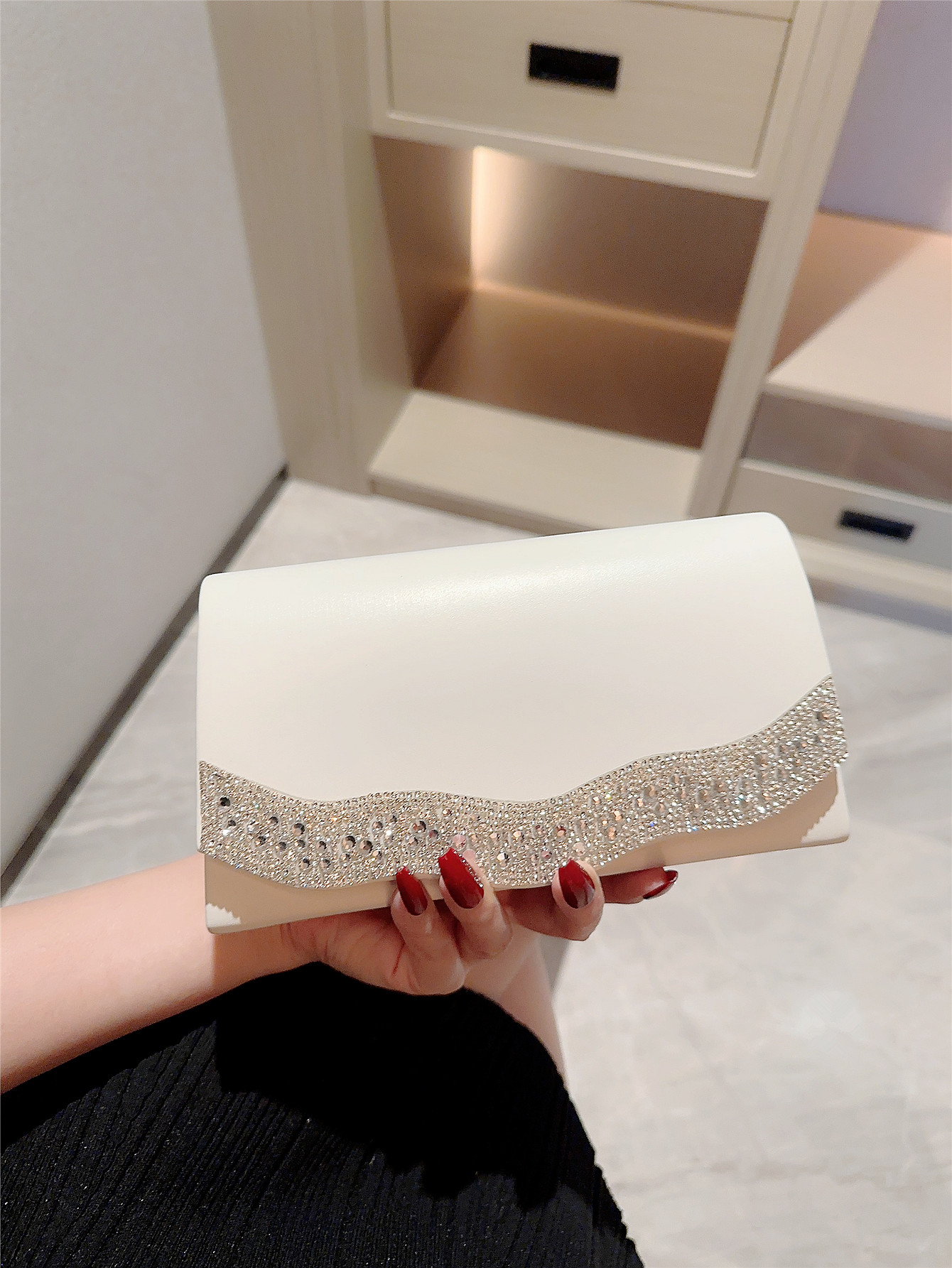 White Polyester Solid Color Evening Bags display picture 3