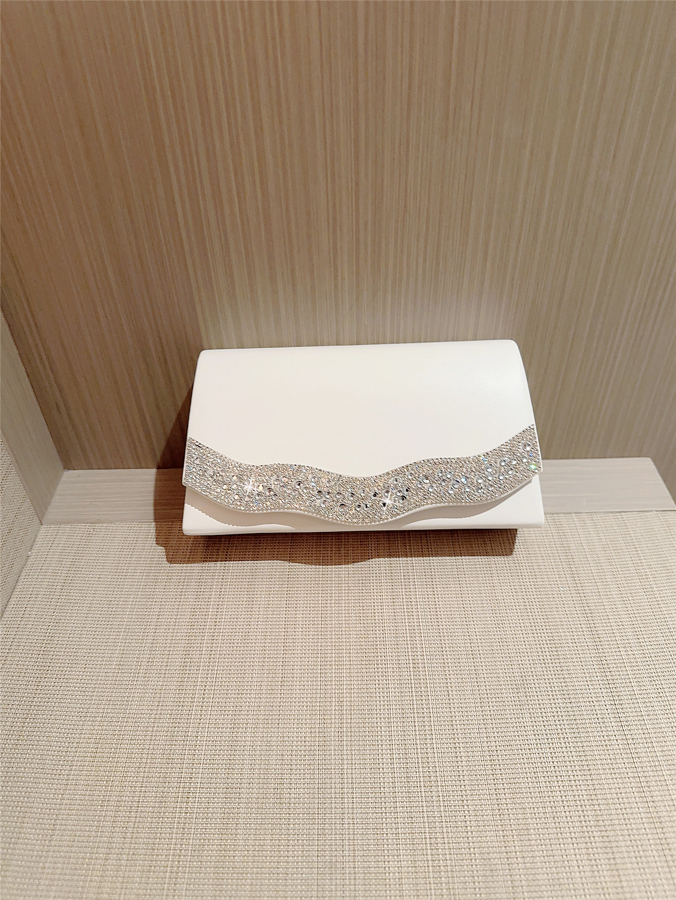 White Polyester Solid Color Evening Bags display picture 5