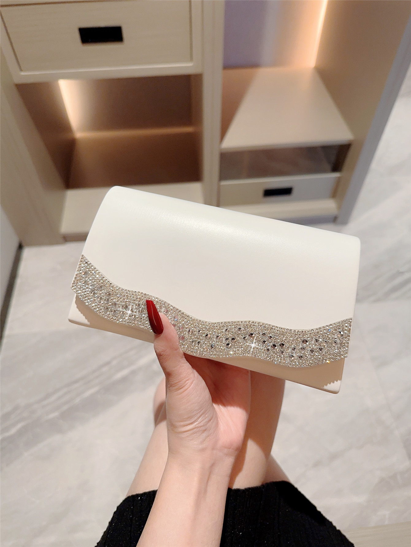 White Polyester Solid Color Evening Bags display picture 6