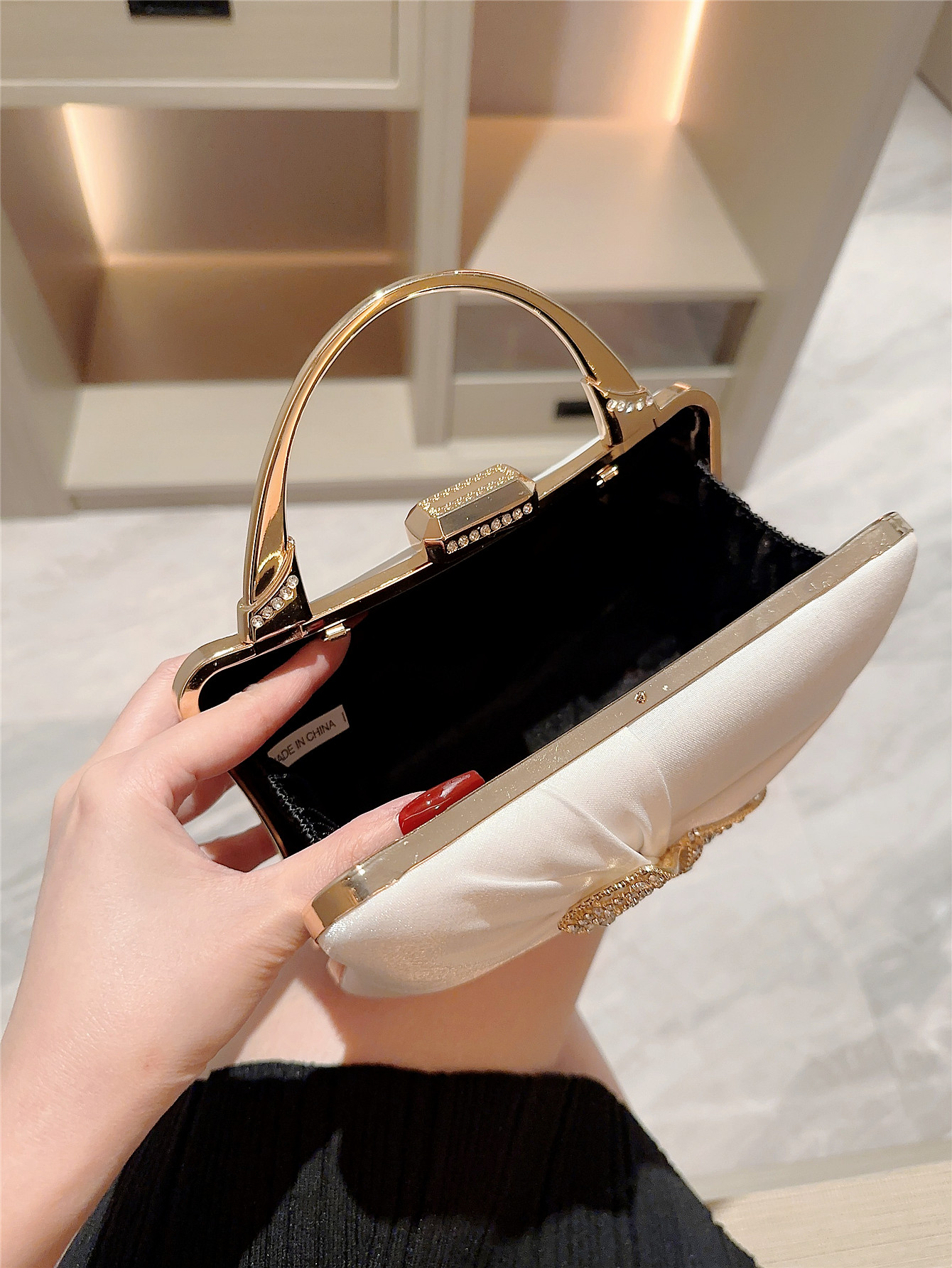 Women's Small Polyester Solid Color Elegant Vintage Style Bowknot Lock Clasp Evening Bag display picture 1
