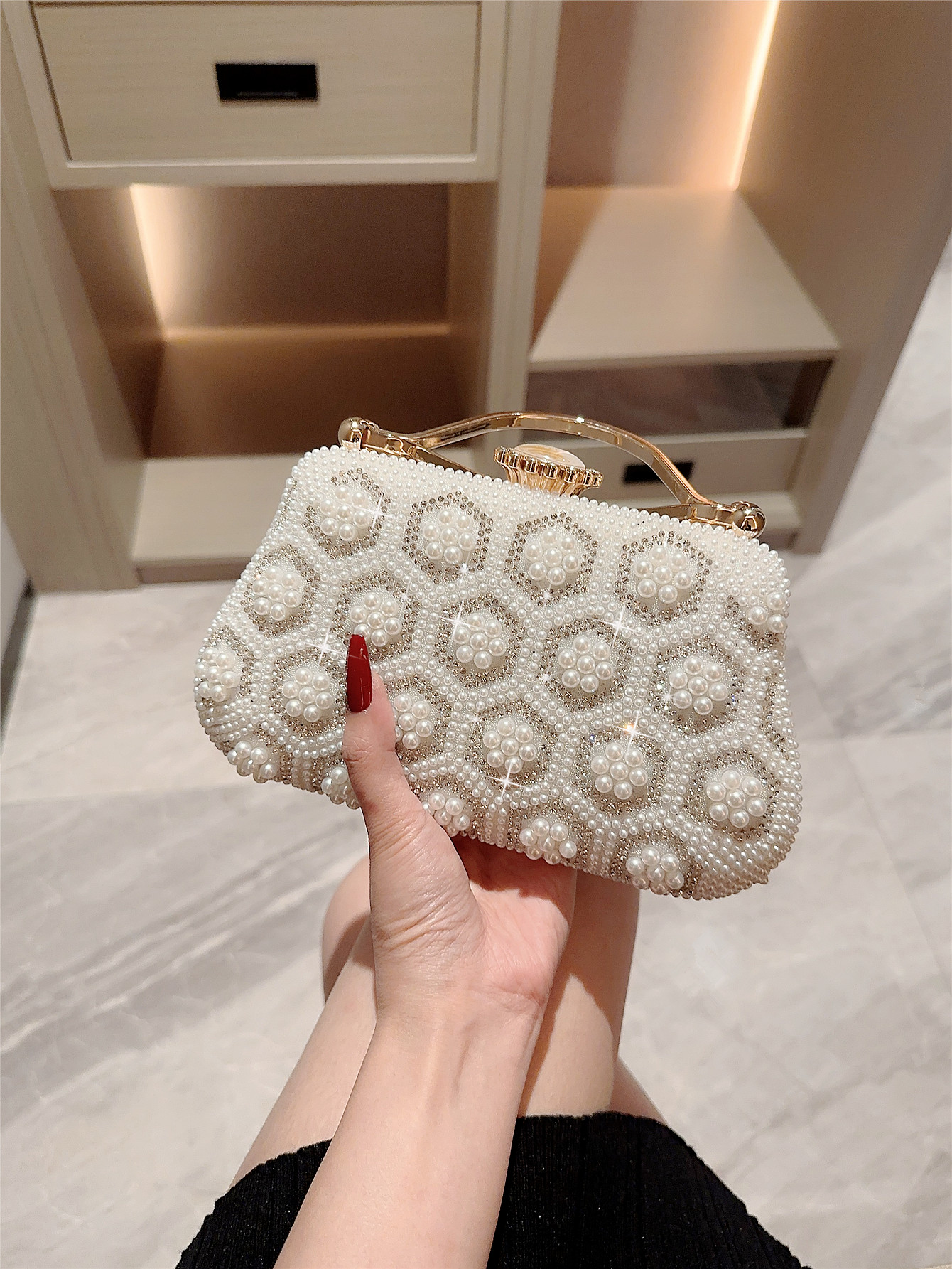 Women's Small Polyester Solid Color Elegant Beading Lock Clasp Evening Bag display picture 4
