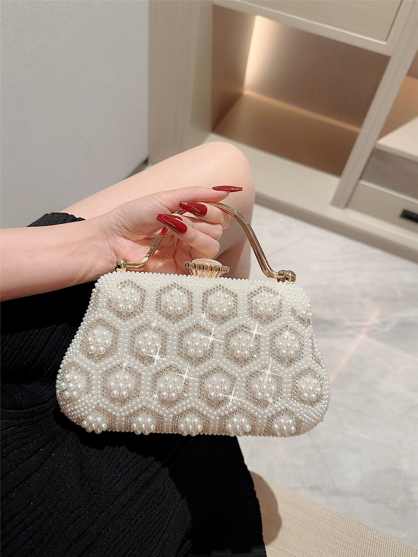 Women's Small Polyester Solid Color Elegant Beading Lock Clasp Evening Bag display picture 8