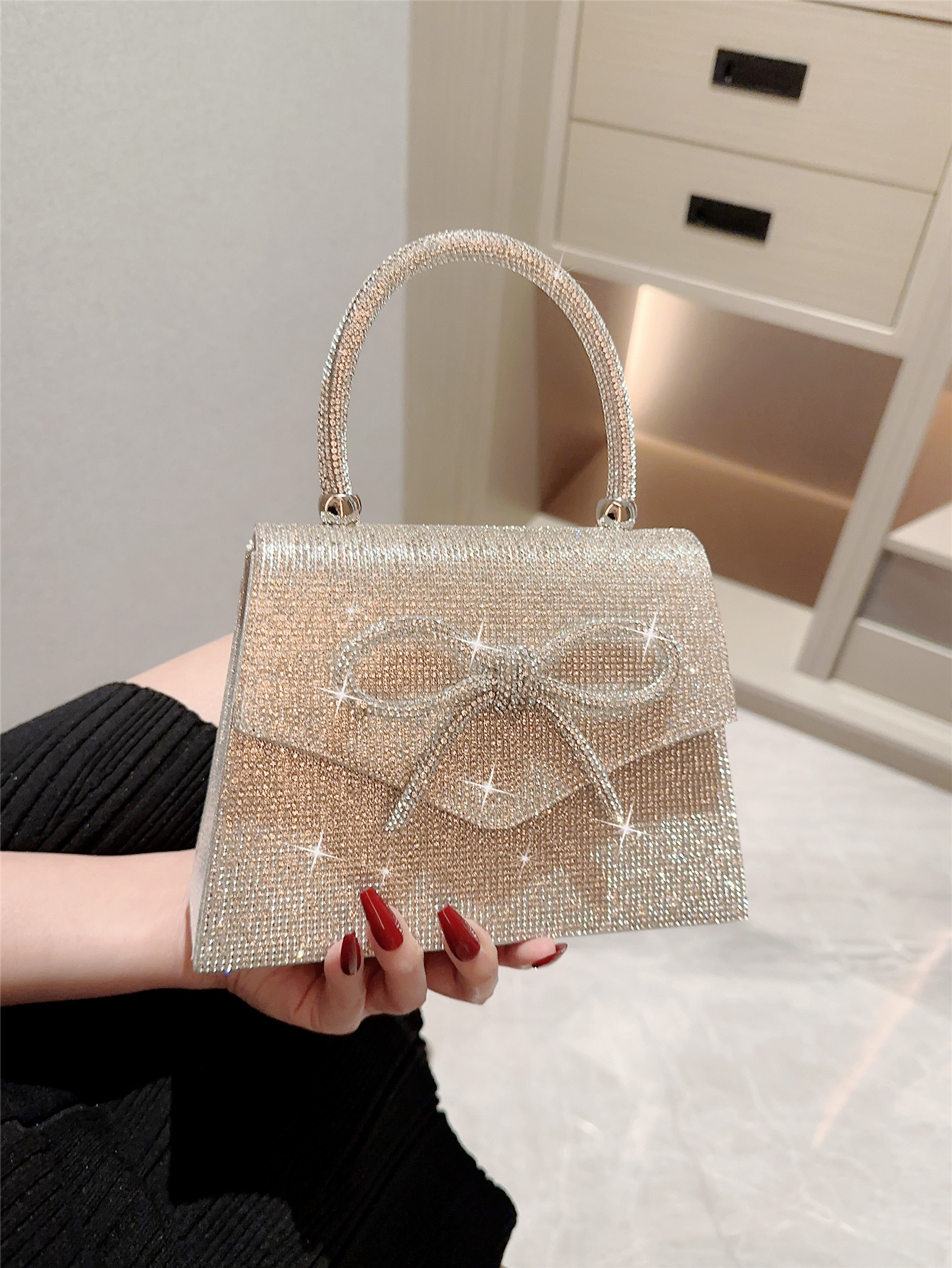 Women's Small Polyester Solid Color Classic Style Bowknot Magnetic Buckle Flip Cover Evening Bag display picture 2