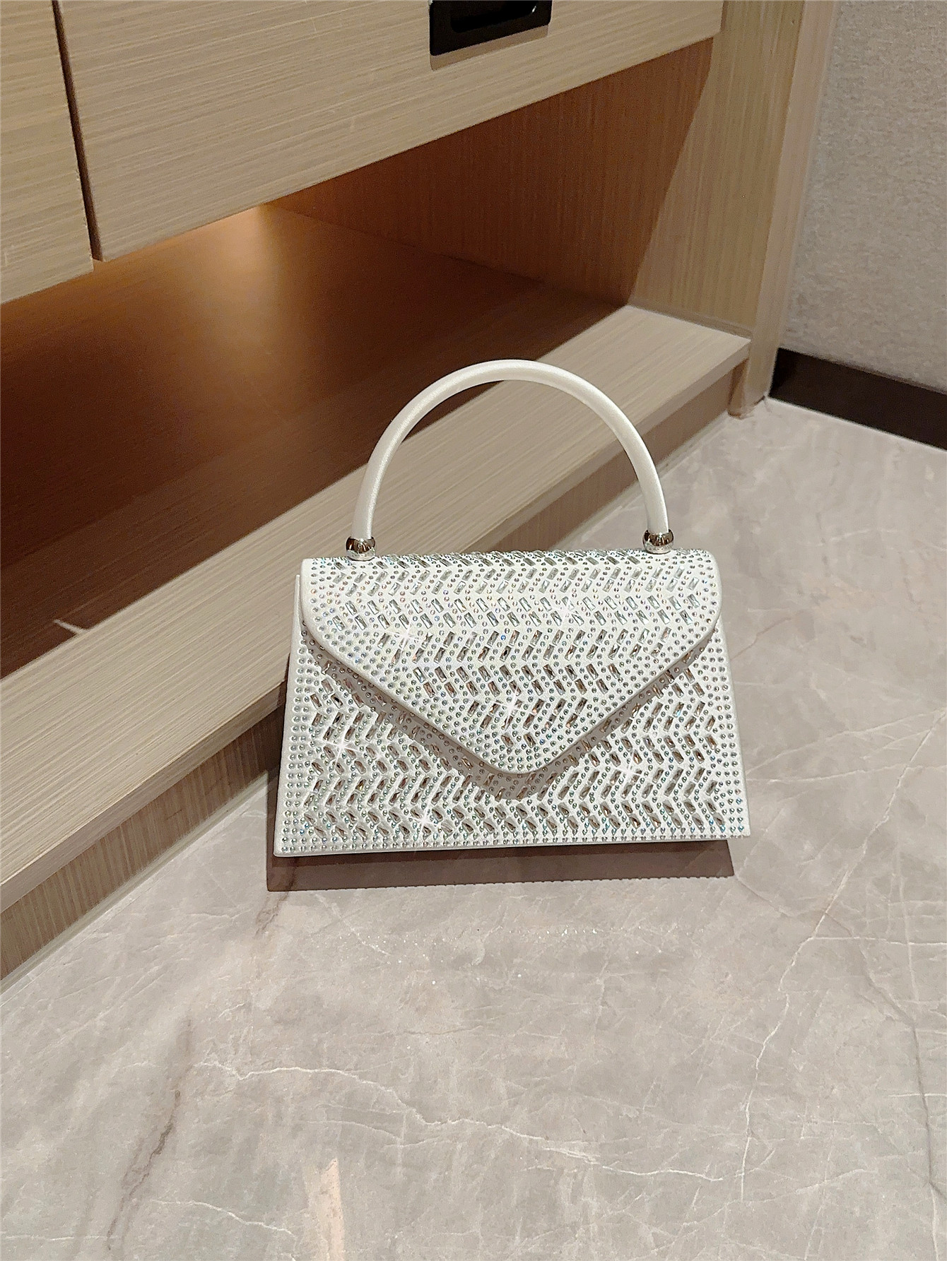 Women's Small Polyester Solid Color Elegant Classic Style Rhinestone Flip Cover Evening Bag display picture 5