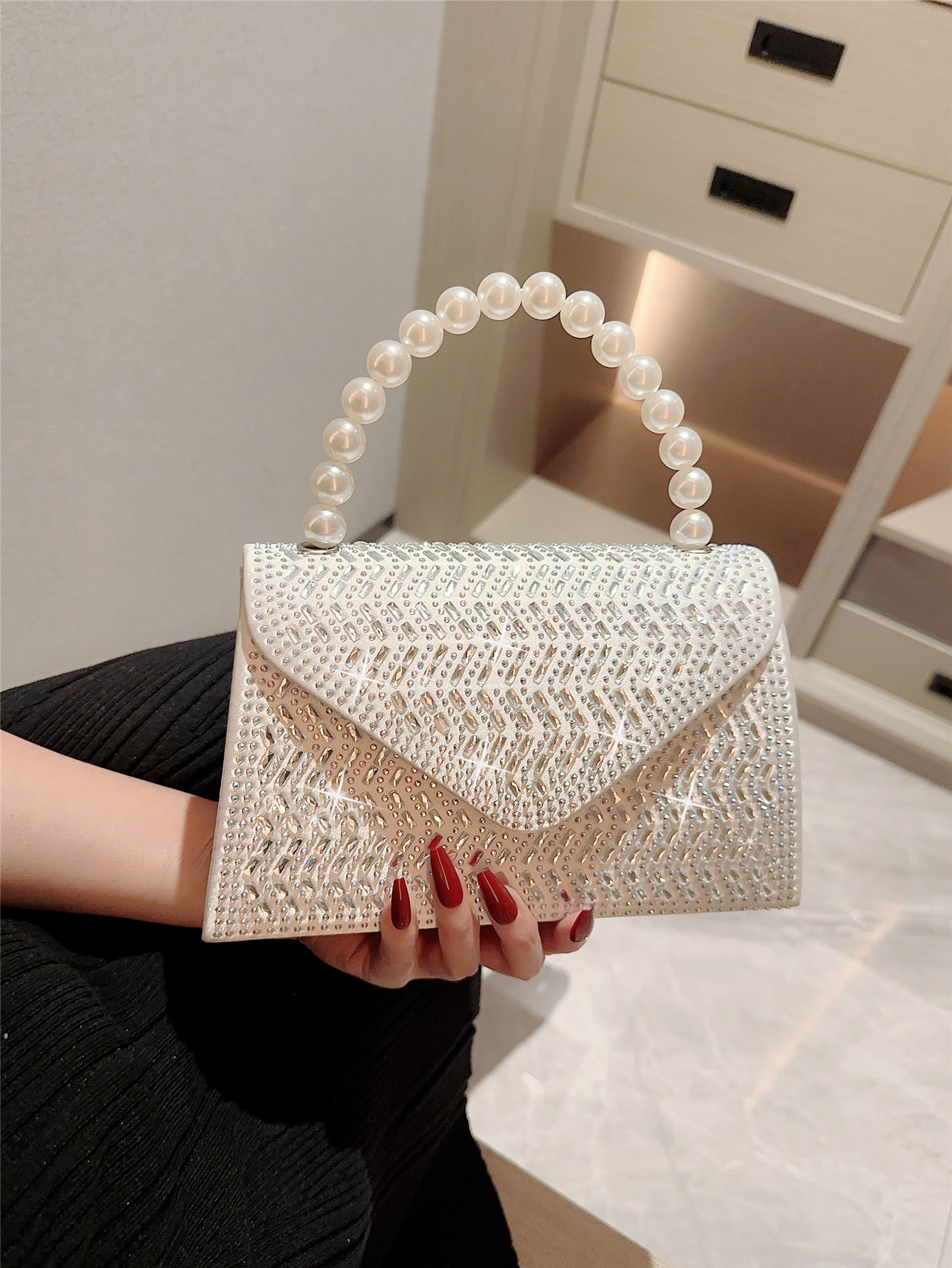 Women's Small Polyester Solid Color Elegant Vintage Style Rhinestone Flip Cover Evening Bag display picture 3