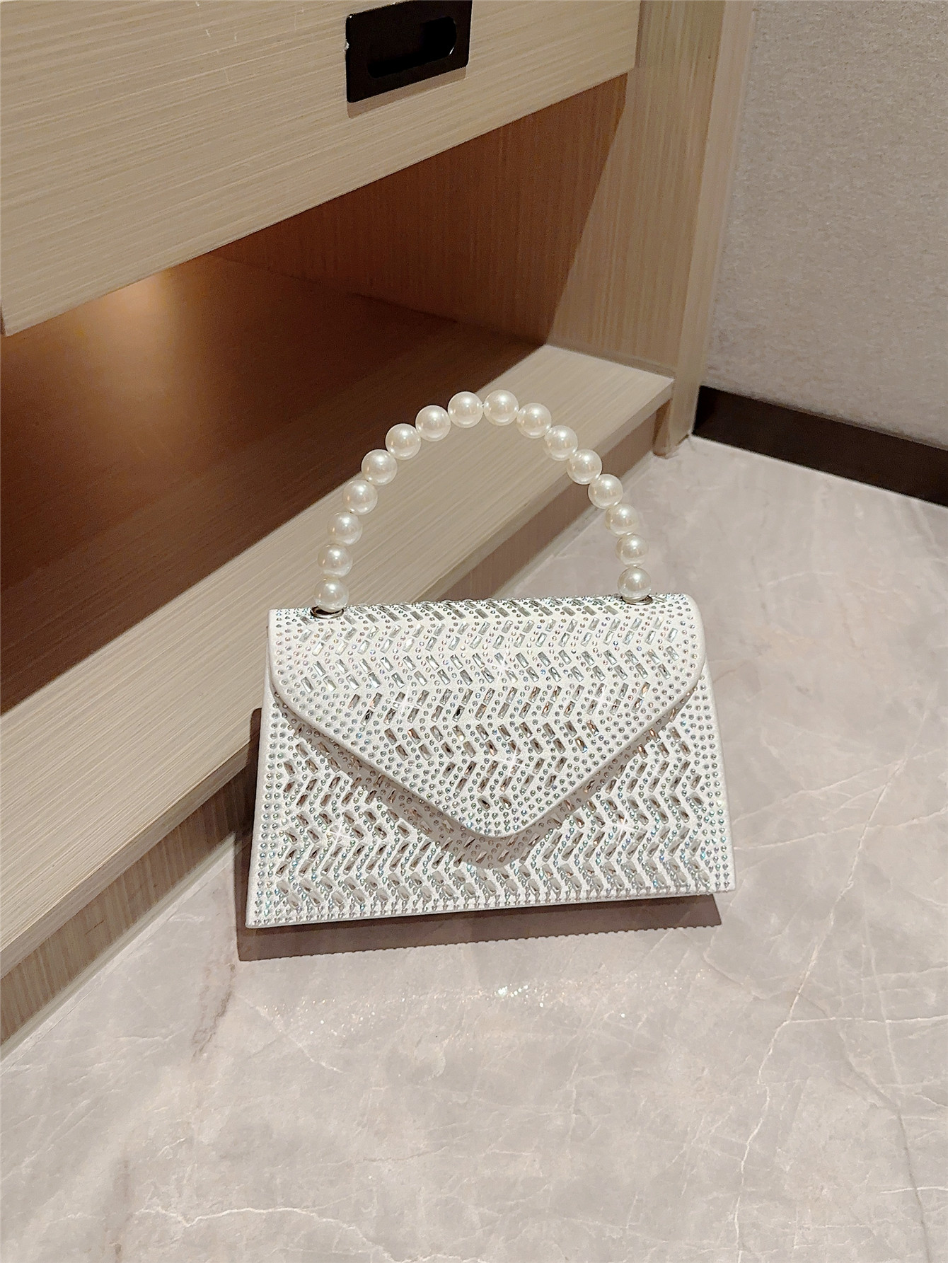 Women's Small Polyester Solid Color Elegant Vintage Style Rhinestone Flip Cover Evening Bag display picture 4