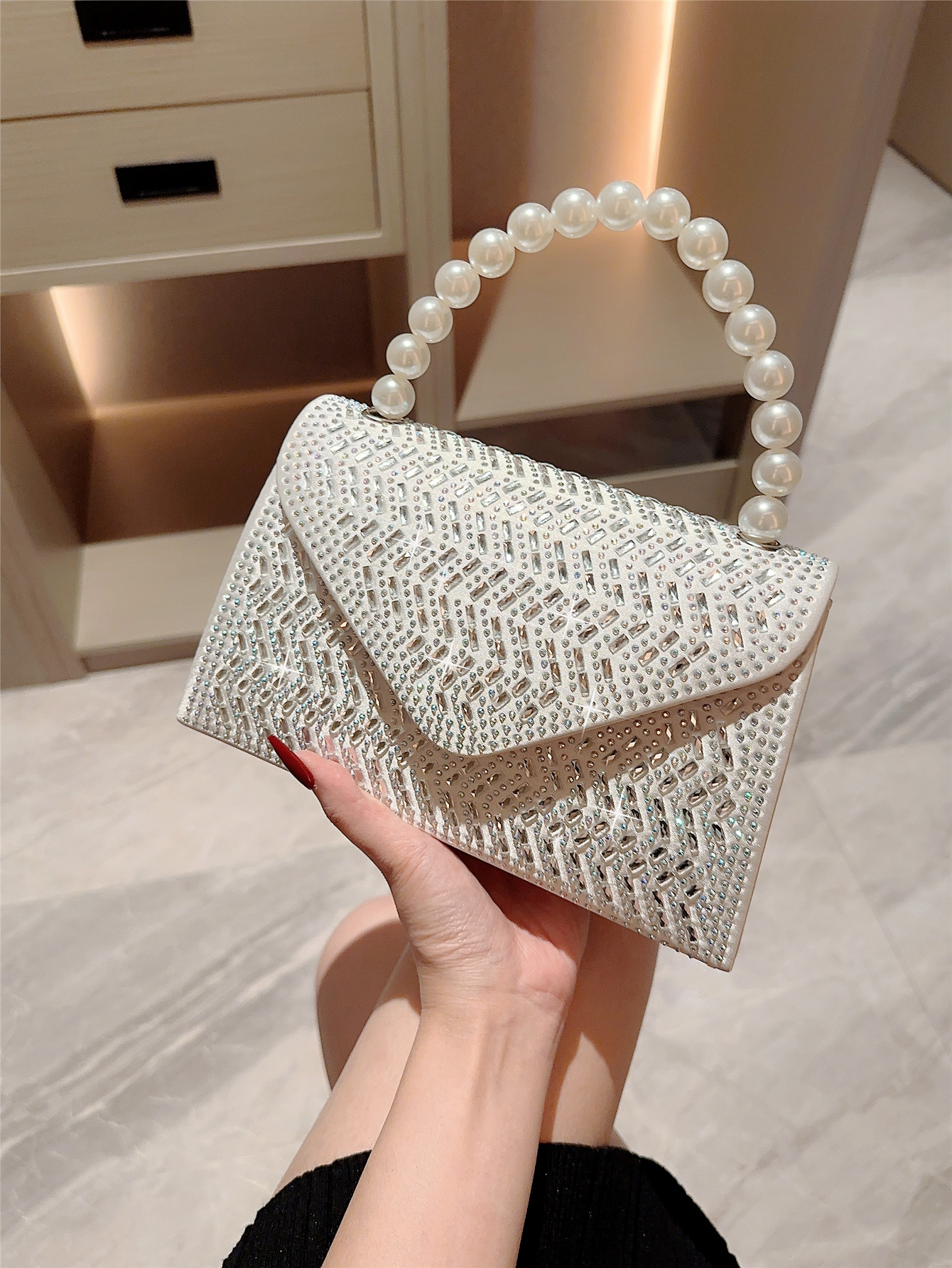 Women's Small Polyester Solid Color Elegant Vintage Style Rhinestone Flip Cover Evening Bag display picture 5