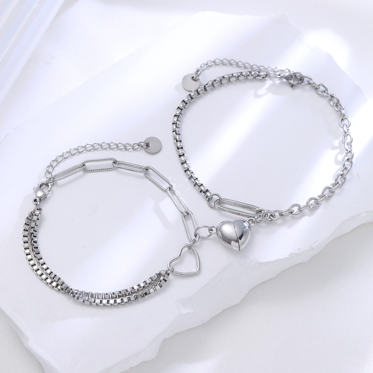 Simple Style Classic Style Heart Shape Alloy Women's Bracelets display picture 3