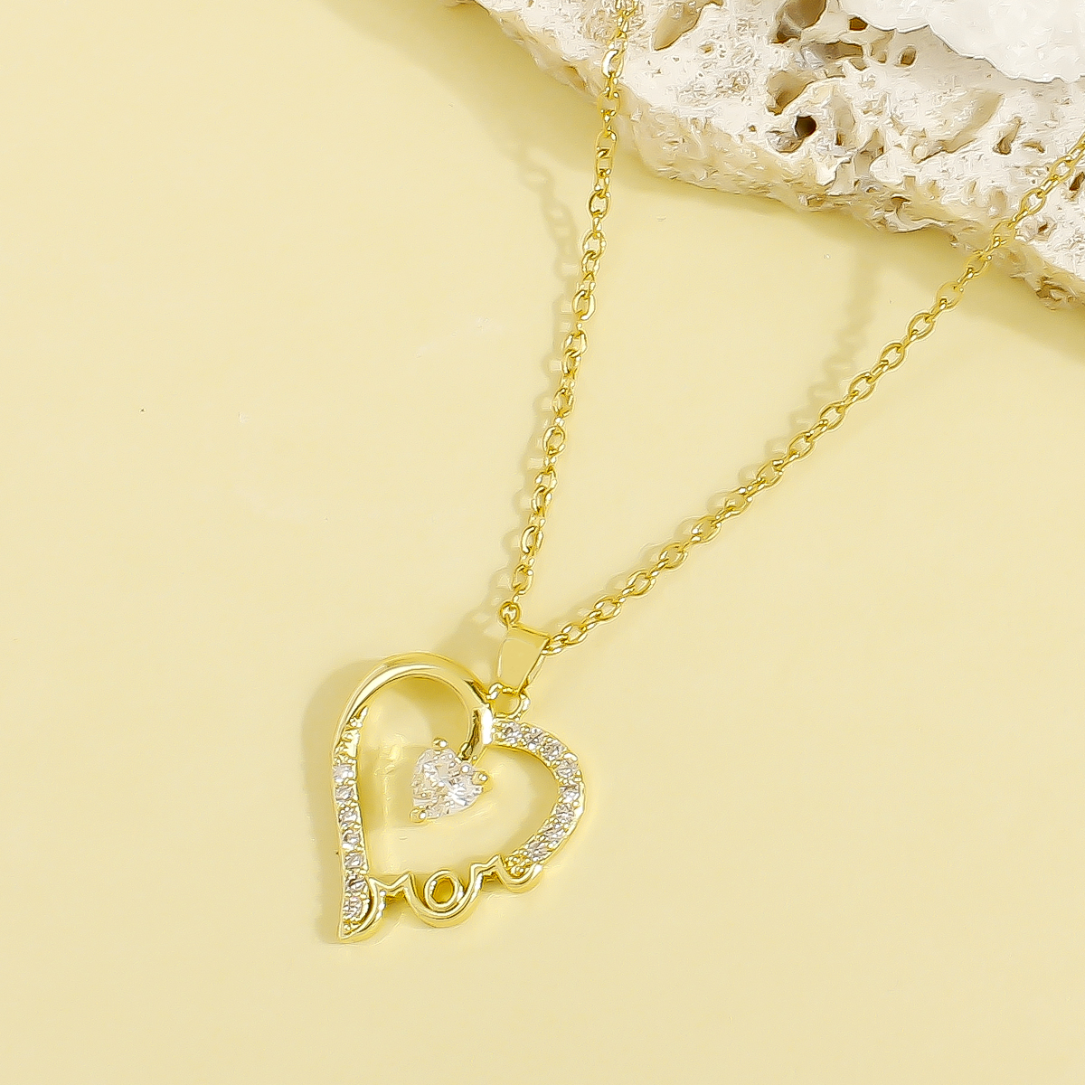 Wholesale Casual Elegant Heart Shape 304 Stainless Steel Copper Plating Inlay 18K Gold Plated Zircon Pendant Necklace display picture 9