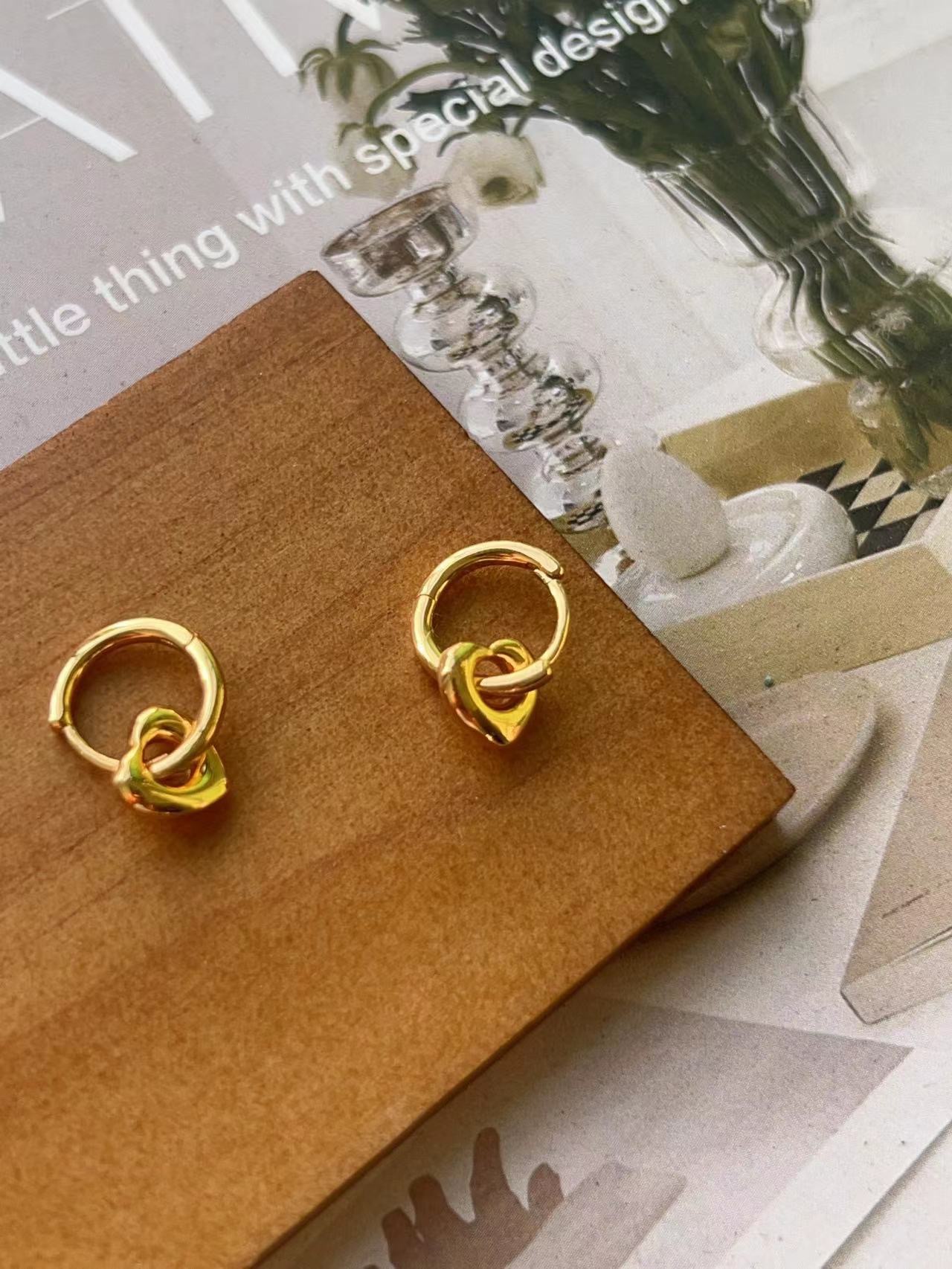 1 Pair Simple Style Heart Shape Plating Sterling Silver Gold Plated Ear Studs display picture 2