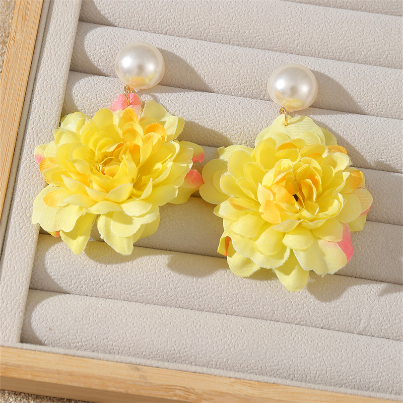 1 Pair Sweet Simple Style Flower Pearl Cloth Drop Earrings display picture 2