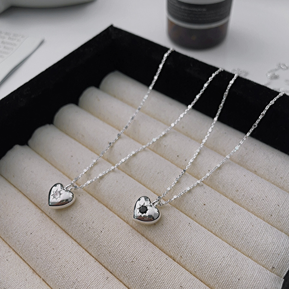 Sterling Silver Casual Chain Heart Shape Pendant Necklace display picture 5