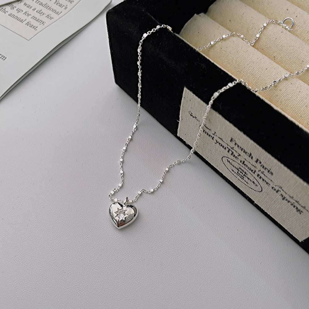 Sterling Silver Casual Chain Heart Shape Pendant Necklace display picture 6