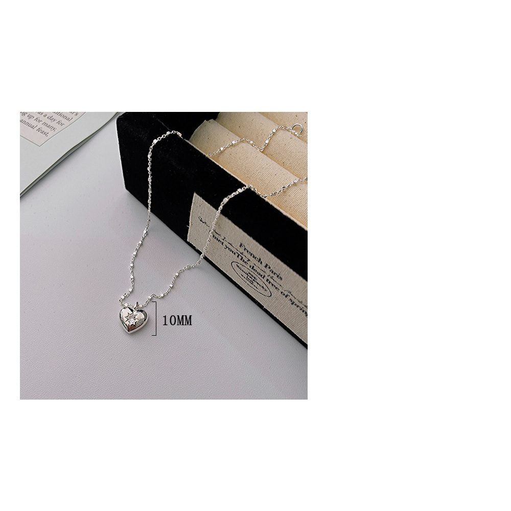 Sterling Silver Casual Chain Heart Shape Pendant Necklace display picture 1