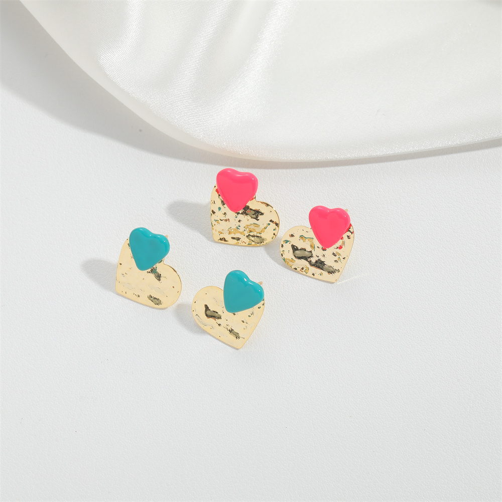 1 Pair Vintage Style Simple Style Commute Heart Shape Copper 14K Gold Plated Ear Studs display picture 3